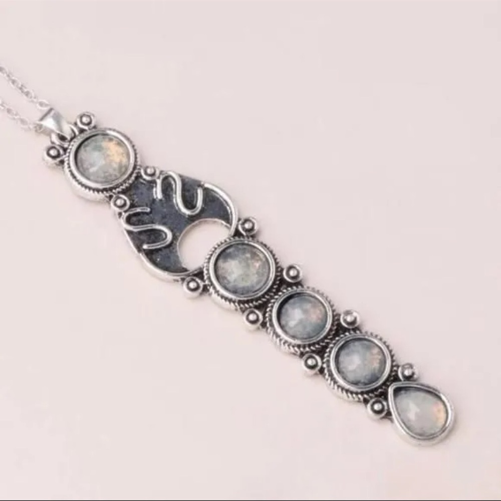 Vintage Women’s Tibetan Sterling Silver Handmade Moonstone 6 Tier Necklace - Picture 11 of 11